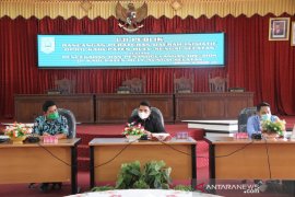 DPRD HSS uji publik Raperda inisiatif pencegahan penanggulangan HIV/AIDS