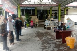 Tenaga medis di faskes darurat COVID-19 merangkap petugas Pilkada Sleman