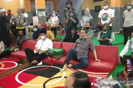 Aditya-Wartono klaim menangi pilwali Banjarbaru