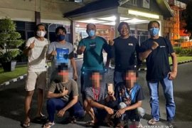 Tiga pemuda jadi tersangka karena menadah gawai hasil jambret