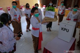 Sembilan TPS di Bali diisi petugas KPPS perempuan pada Pemilu 2024