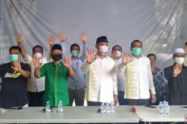 Cagub Fakhrizal dan sejumlah kepala daerah di Sumbar beri selamat kepada Mahyeldi