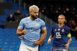 Pep Guardiola akan membantu Aguero kembali perlahan-lahan ke tim utama