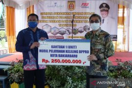 Pemkot Banjarbaru terima bantuan mobil operasional BP2RD