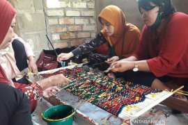 Pemkab Bangka Barat tingkatkan daya saing kain tenun lokal