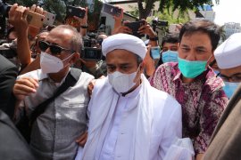 Habib Rizieq Shihab tiba di Polda Metro Jaya