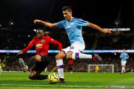 Jadwal lengkap Liga Inggris, memburu momentum Derbi Manchester