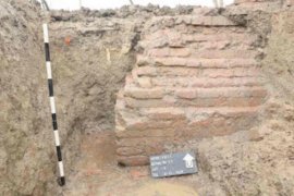 Tim Cagar Budaya Indramayu temukan struktur bata diduga bangunan candi