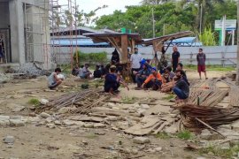 Gaji tak kunjung dibayar, pekerja pembangunan RSUD Puri Husada Tembilahan unjuk rasa