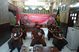 Kepala Kejaksaan Negeri Langkat ikuti raker melalui vidcon