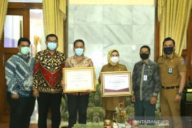 Pasca pilkada, Bupati Serang langsung raih dua penghargaan
