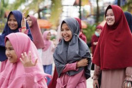 "BERASA" - Berbahagia bersama santri di Paradis-Q Waterpark Kubu Raya