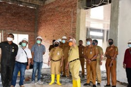 Bupati Bengkalis minta kantor Camat Bandar Laksamana segera difungsikan