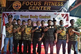 Bupati Labuhanbatu H. Andi Suhaimi Dalimunthe, ST, MT bersama peserta open Body Contest