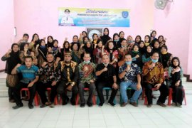 Bupati Labuhanbatu dukung guru honorer jemput keputusan presiden
