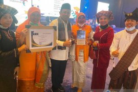 UNP toreh prestasi bidang pendampingan desa wisata