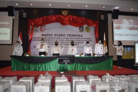 KPU Karimun tetapkan paslon bupati/wakil bupati petahana menang