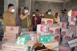 Salurkan bantuan masa panik, ini pesan Bupati Shabela kepada korban banjir