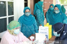 Peringatan hari ibu, PKK HSS gratiskan rapid test untuk perempuan