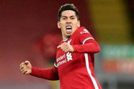 Firmino lontarkan Liverpool ke puncak klasemen