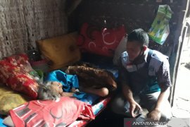 Derita nenek penjual kacang di Kediri yang lumpuh dan tinggal seorang diri