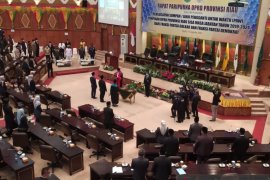 Resmi dilantik, Yulisman dan Agung Nugroho duduki kursi Pimpinan DPRD Riau