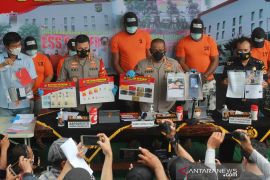 Petugas Bea Cukai gadungan diringkus polisi