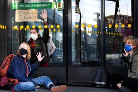 Corona jenis baru muncul, Belanda larang  penerbangan dari Inggris