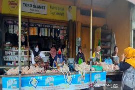 Stok jelang Natal cukup, harga sembako di Solo bergerak naik