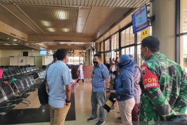 Satu keluarga batal ke Medan karena surat tes cepat COVID 19 palsu