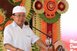 Gubernur Bali: Perlu kesadaran kolektif perkokoh desa adat