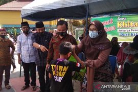 Alumni Ponpes Ulumuddin Lasi Agam adakan sunat massal