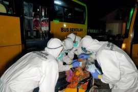 Dishub DKI evakuasi 66 lansia ke RSUK Duren Sawit karena COVID-19