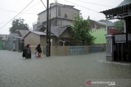 Banjir akibat curah hujan tinggi di Gowa Page 1 Small