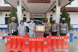 JR Babel Serahkan Bantuan Pencegahan Kecelakaan dan Bingkisan Aksi Simpatik Ke Polda Babel