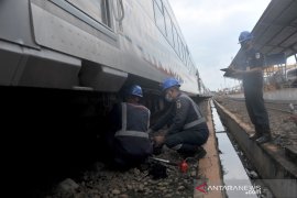 Persiapan Stasiun Kereta Api Kertapati jelang natal dan tahun baru Page 4 Small