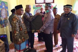 Pemerintah Kota Lhokseumawe serahkan 50 unit sound system wirelees untuk dayah dan majelis taklim