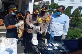 Kejari Aceh Utara musnahkan BB narkoba dengan cara diblender dan dibakar