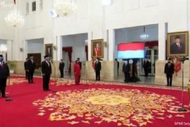 Pengamat berharap para menteri baru buat terobosan di tengah pandemi