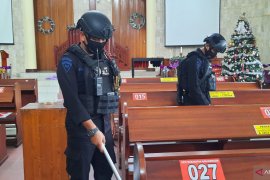 Polda Kalsel sterilisasi gereja jelang Misa Natal