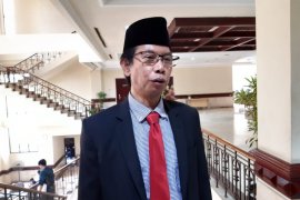 DPRD Surabaya tunggu surat penunjukan Whisnu sebagai Plt Wali Kota