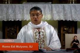 Misa  Natal Katedral ajak umat tidak mementingkan diri sendiri