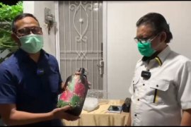 Terpilih jadi pemimpin Depok, Imam Budi Hartono dapat guci istimewa dari seorang Ibu