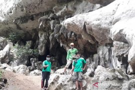 Perkumpulan Hijau Daun nikmati wisata Gua Berangin