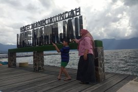 Hunian hotel di daerah wisata Danau Maninjau penuh untuk akhir tahun 2020