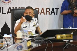 Gubernur Sulbar minta pengusaha taati aturan perdagangan obat dan makanan