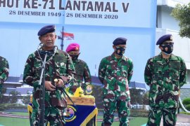 HUT Ke-71: Danlantamal V ingatkan prajurit waspada penyebaran COVID-19