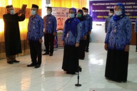 Hasto Wardoyo Lantik 18 Pejabat Fungsional BKKBN Sultra