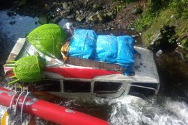 Kecelakaan beruntun 7 mobil di Lembah Anai