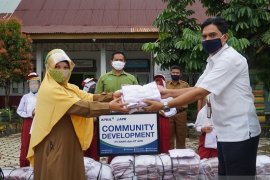 RAPP-APR kembali salurkan bantuan ribuan seragam SD